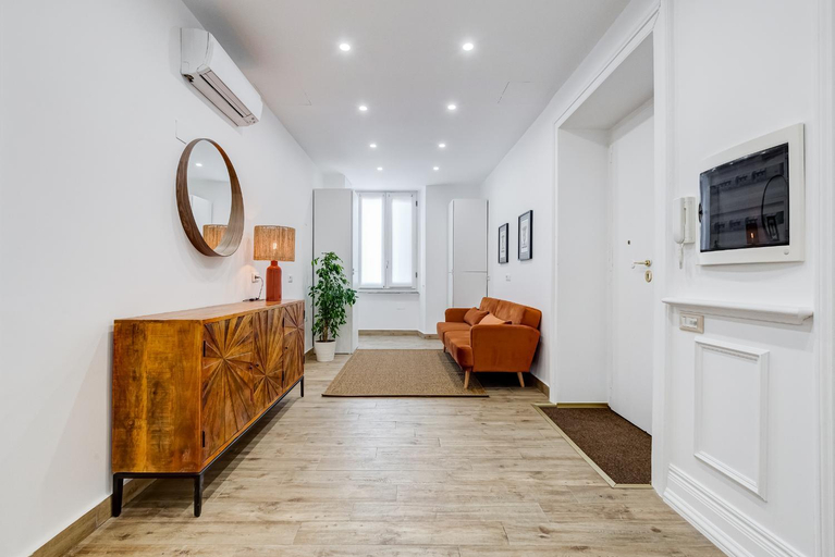 Others 5, Monti Suites Cavour, Rome