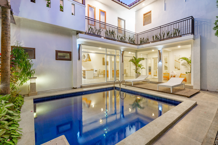 Rooms of Villa Zoya Canggu near Batu Bolong Beach