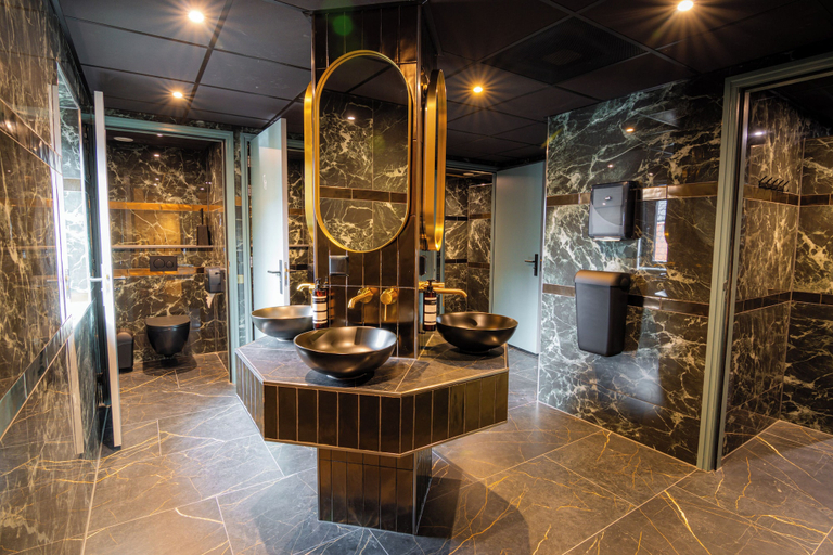 Bathroom 3, Kumo Hostels, Groningen