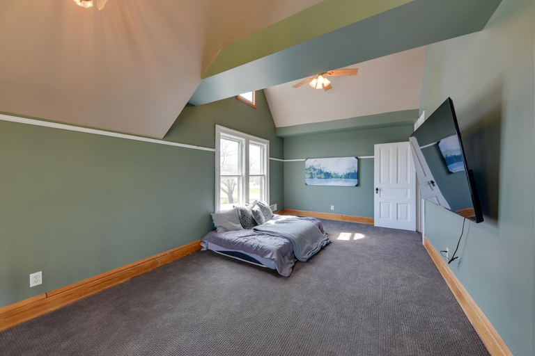 Bedroom 2, Lake Michigan Vacation Rental w/ Private Beach!, Kenosha