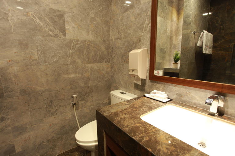 Bathroom 4
