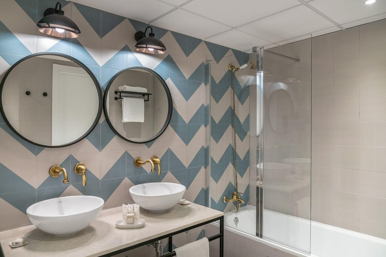 Bathroom 4, Hotel Vincci Puertochico, Cantabria