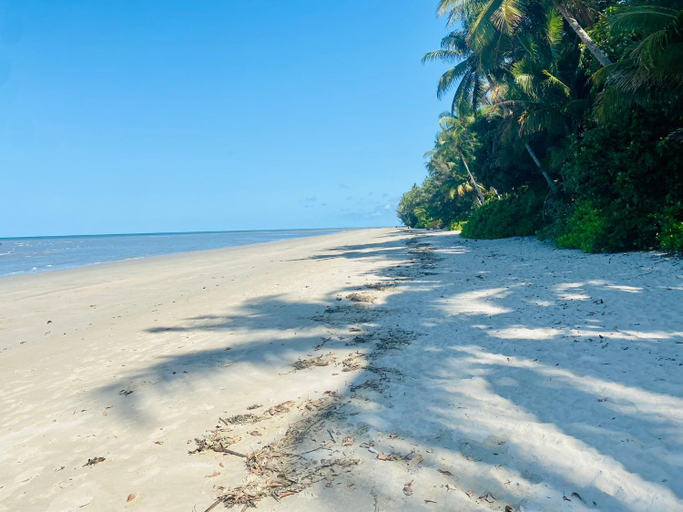 Beach 5, Villa Coral - Tropical Oasis Footsteps to Four Mile Beach, Douglas