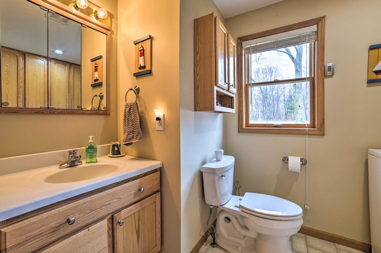 Bedroom 5, Waterfront Lake Huron Home - Private Beach!, Lake Hurron