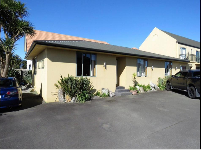 Others 4, Palmcourt Motel, Buller