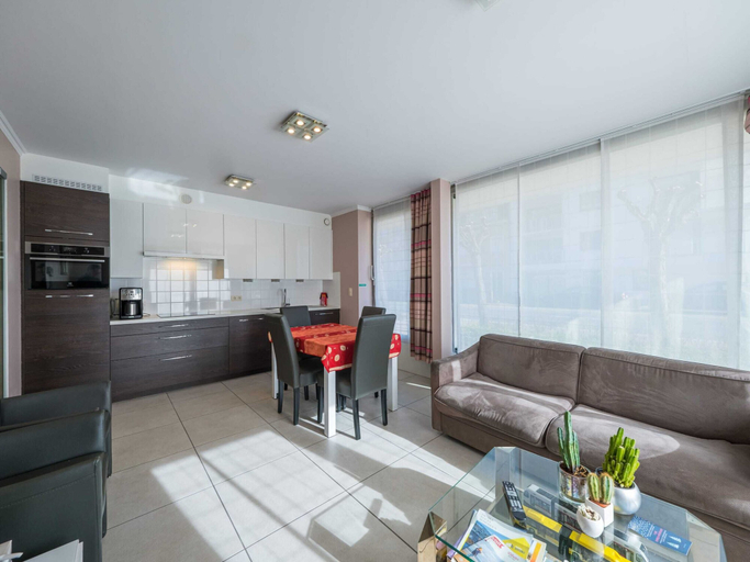 Others 1, Apartment Within Walking Distance of the Beach, West-Vlaanderen