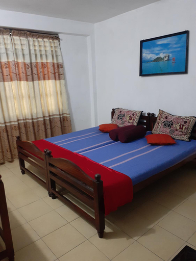 Bedroom 2, Hotel Kintop, Nagoda