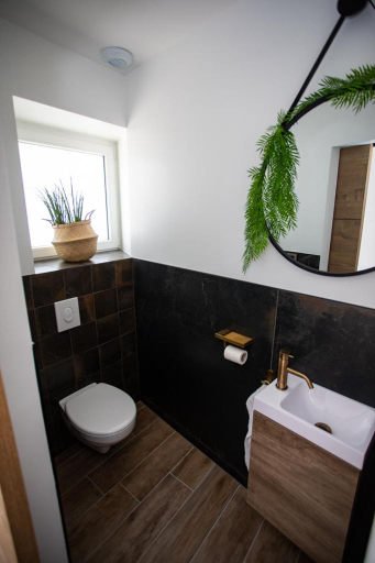 Bedroom 3, L'Evasion Loveroom, Moselle
