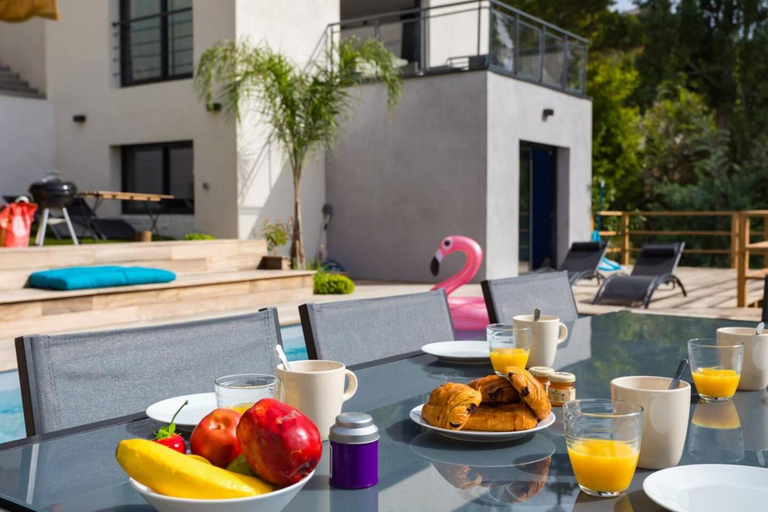 Others 2, Villa modern Super-Cannes heated Pool, Parking, CLIM, 7 min to Cannes Beach, Alpes-Maritimes