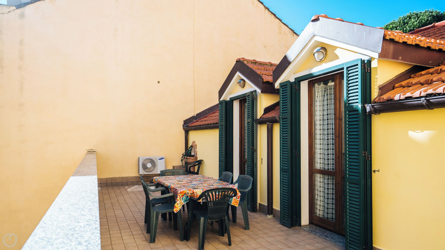 Exterior & Views, Viale Hambury 51, Savona