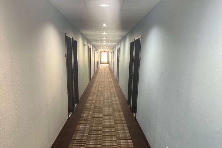 Others 5, Days Inn by Wyndham Alva, Woods