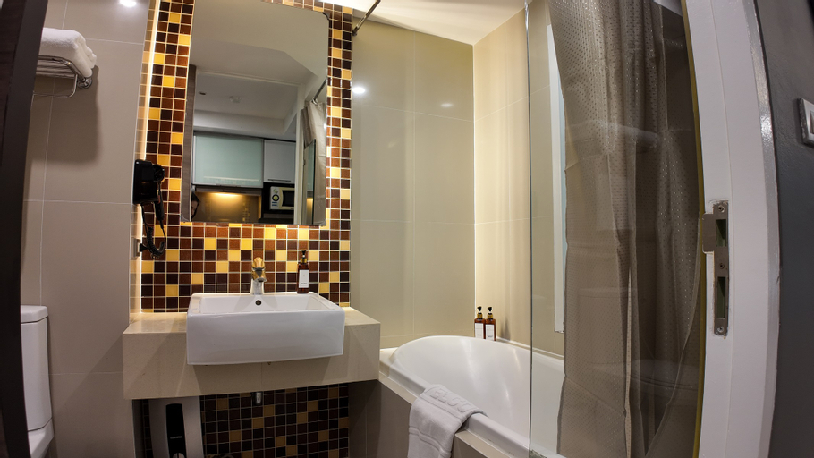 Bathroom 4