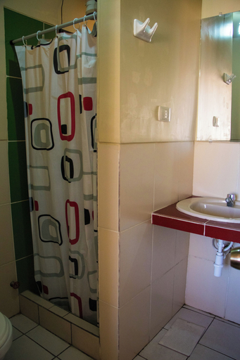 Bathroom 4, Skylake, Manco Kapac
