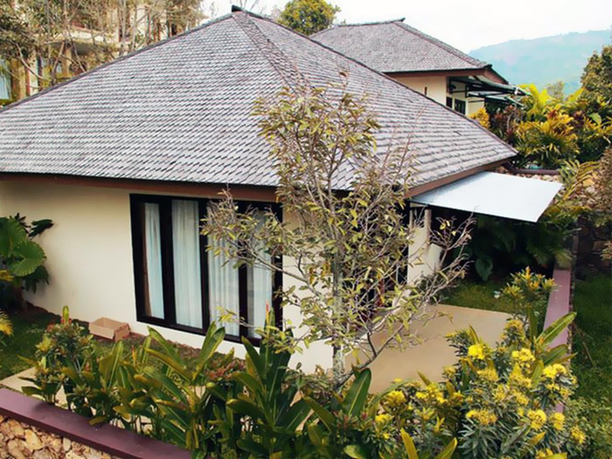 Exterior 5