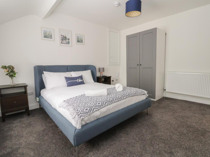 Bedroom 2, 3 Bedroom Cottage in Conwy with Parking Sleeps 4, Conwy