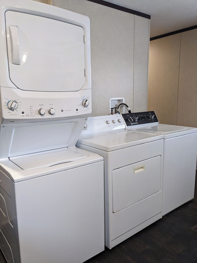 Others 5, Simple Stay, Calhoun