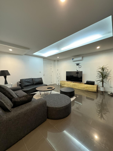 Monte Villa, San Sai