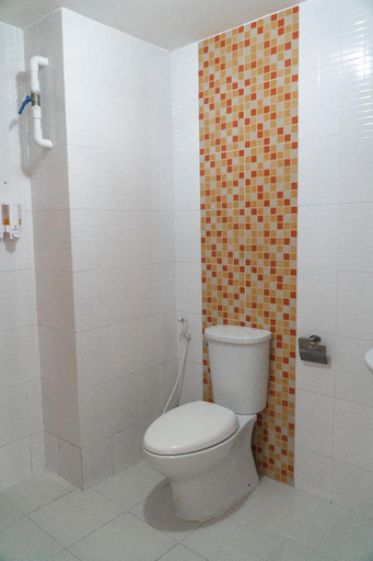 Bathroom 13