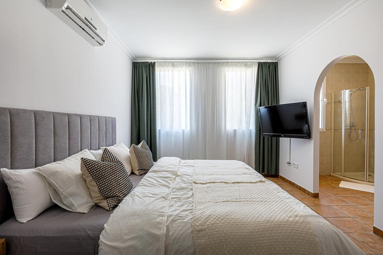 3, Belle Vue, Alicante