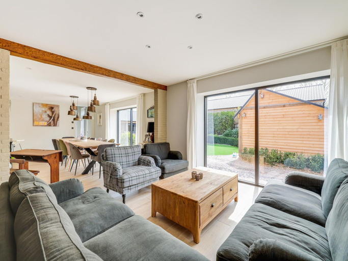 Living area 2, Lush Holiday Home in Limburg With Jacuzzi, Limburg