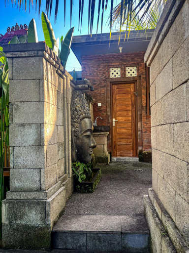 Exterior 16