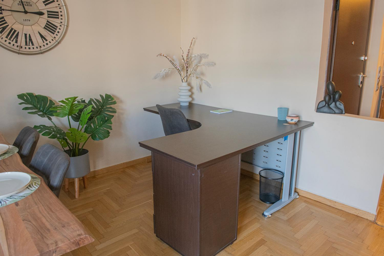 Others 4, Urban Oasis, Stylish Apartment in Piraeus Center, Attica