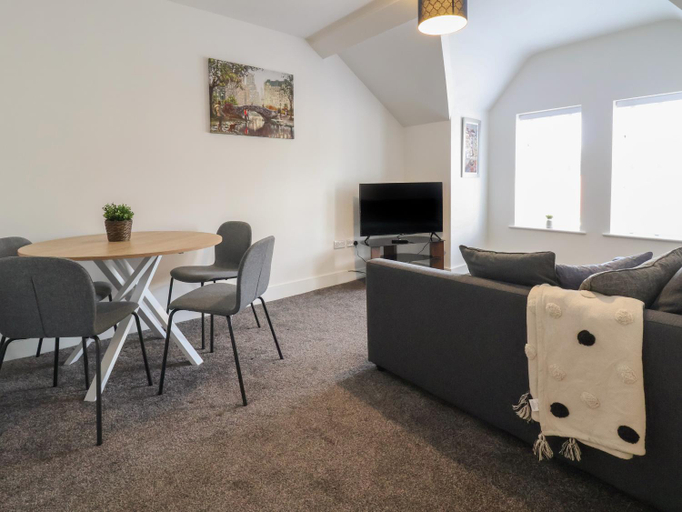 Others 4, 3 Bedroom Cottage in Conwy with Parking Sleeps 4, Conwy