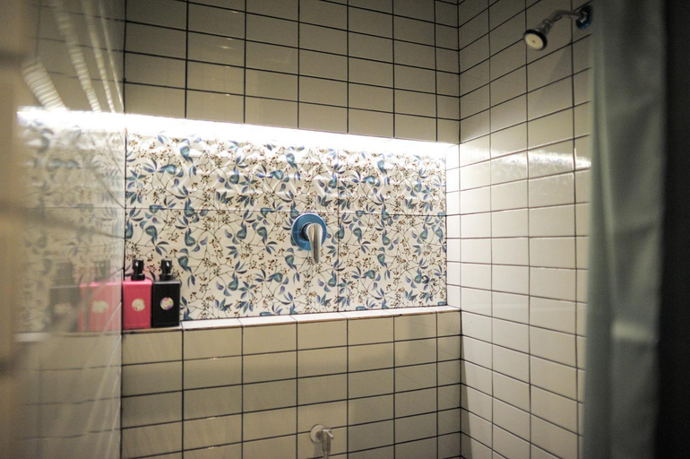 Bathroom 17