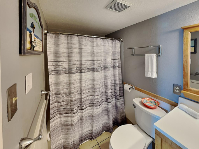 Bathroom 4, Coastal Cozy and a View, Nueces