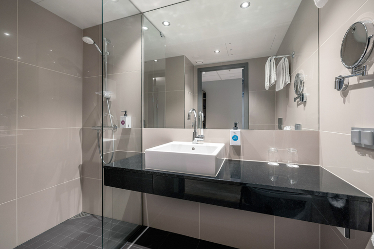 Bathroom 4, Quality Hotel Airport Vaernes, Stjørdal