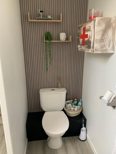 Bathroom 4, JOUANNEAU, Sarthe