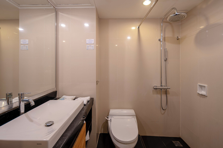 Bathroom 9