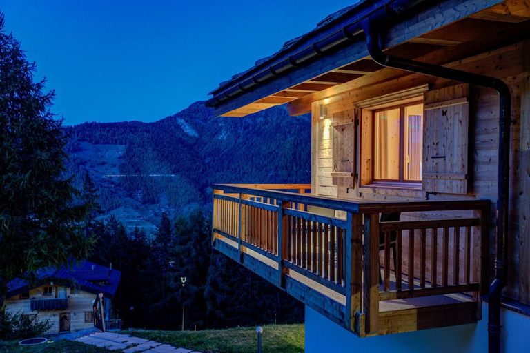 Others 5, Chalet Joli, Martigny