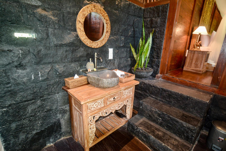 Bathroom 3, The Banana’s Kumbe Villa, Gianyar