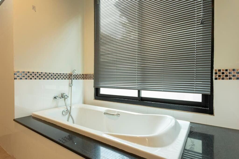 Bathroom 3, 2Beds pool night market  Soi Namjai v122, Phuket Island