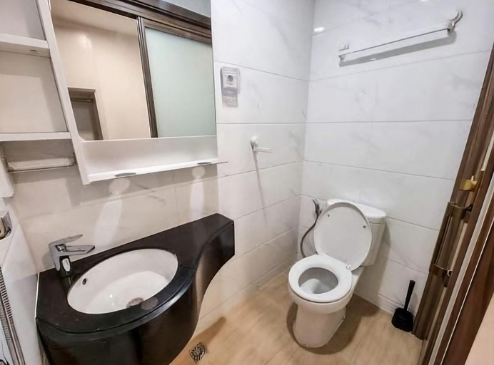 Bathroom 5, MIRFROOM - Apartemen Sky House BSD Tower Leonie, South Tangerang