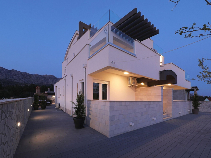 Exterior & Views 1, Serene Villa in Seline With Private Swimming Pool, Starigrad