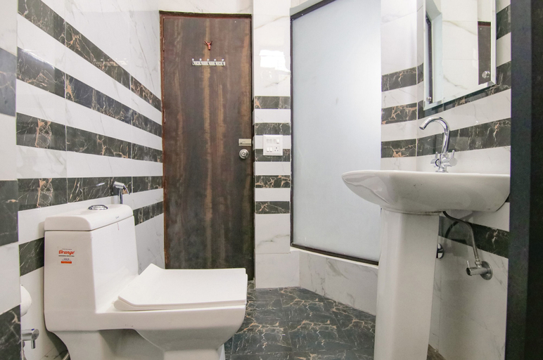 Bathroom, Fabhotel The Nation, Sahibzada Ajit Singh Nagar