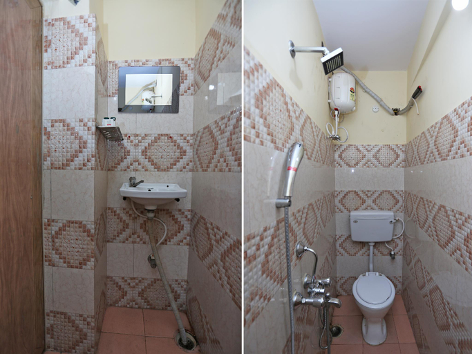Bathroom 4, OYO 24970 HOTEL GALAXY INN, Barddhaman