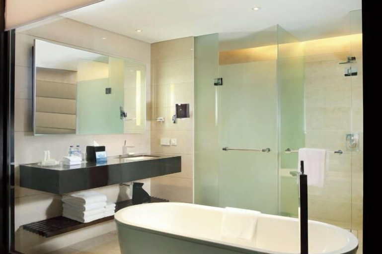 Bathroom 14