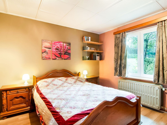 Bedroom 2, Tranquil Holiday Home With Private Garden, Liège