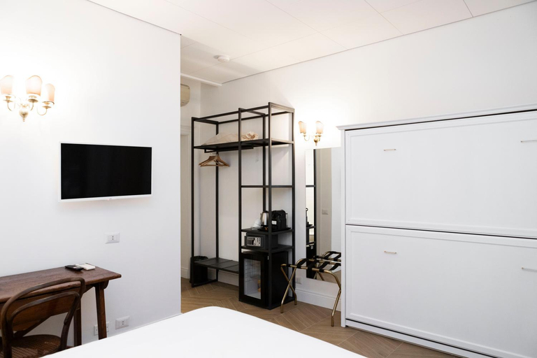 Bedroom 5, Domus Vitra, Rome