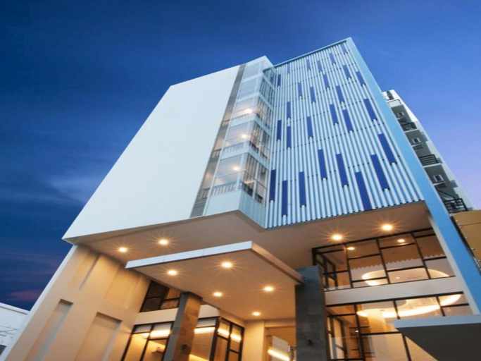 Exterior 7