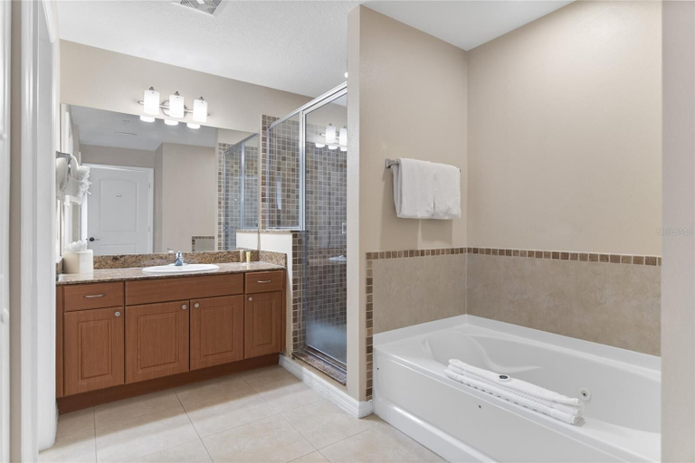 Bathroom 5, Premier Resort Condos Near Universal, Orange