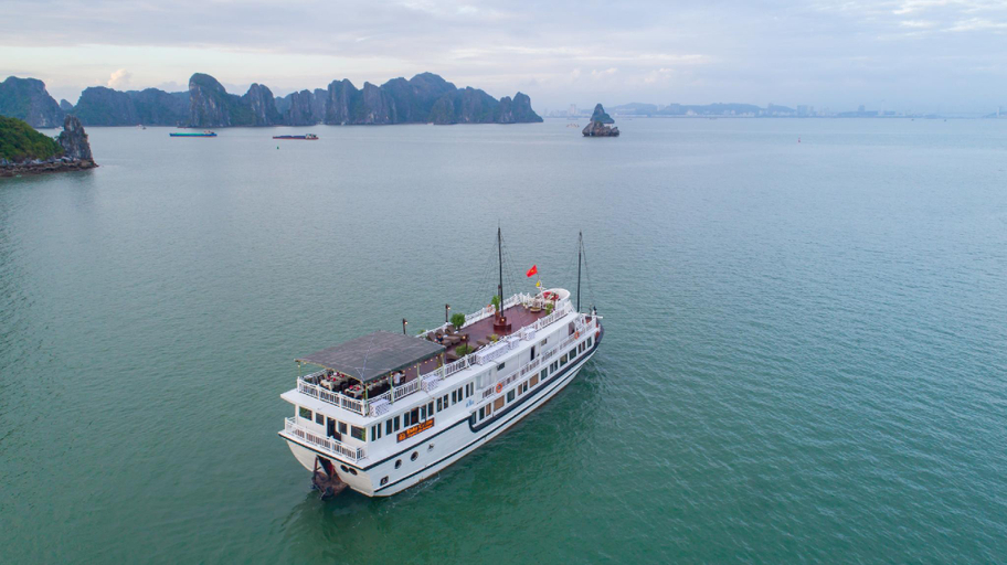 Public Area 2, Ruby Cruise, Hạ Long