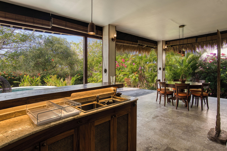 Food & Drinks 5, Breezy Point Villas, Badung
