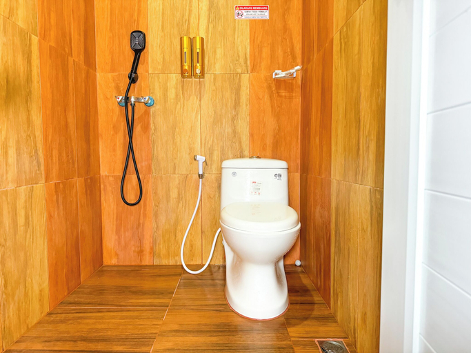 Bathroom 3, Hotel Grand Bandara, Medan