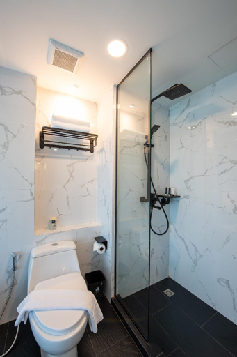 Bathroom 24