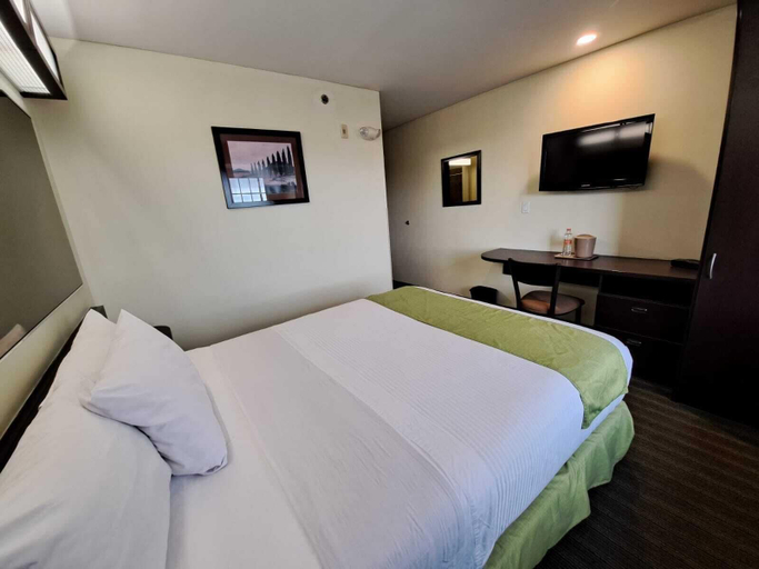 Bedroom 2, Microtel Inn & Suites by Wyndham Toluca, Toluca