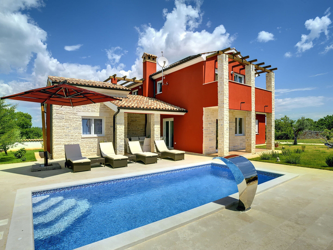 Exterior & Views 3, Villa in Bratulici With Pool Near Beach, Marčana